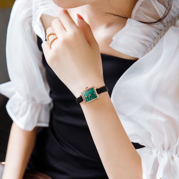 2060 Green Fashionable Luminous quartz watch for woman - Image 3